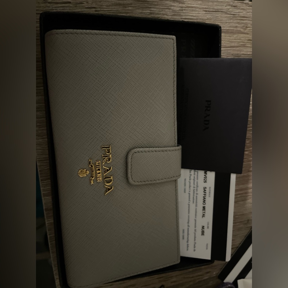 Prada wallet - Picture 2 of 7